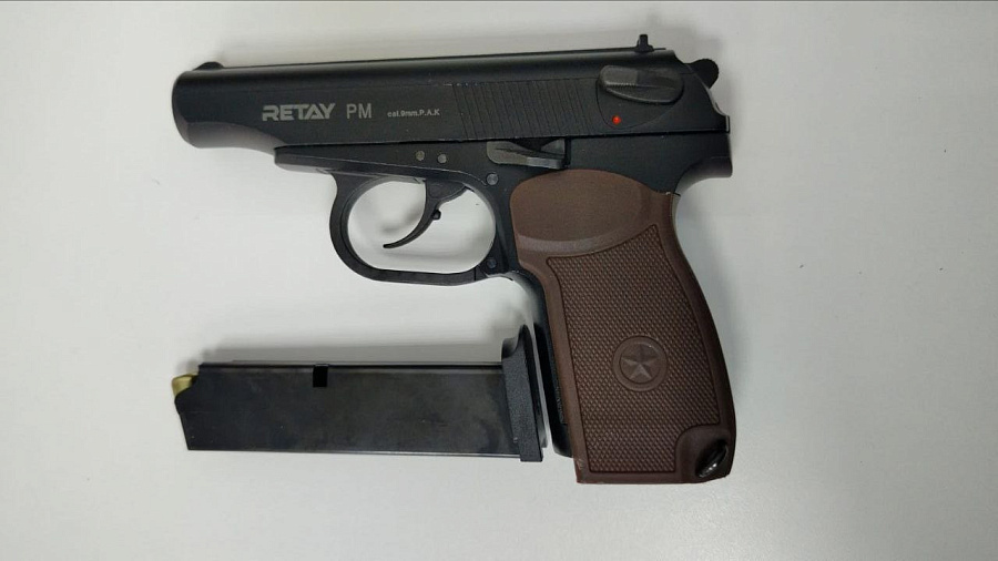 Иностранец с пистолетом устроил хаос в торговом комплексе Сочи