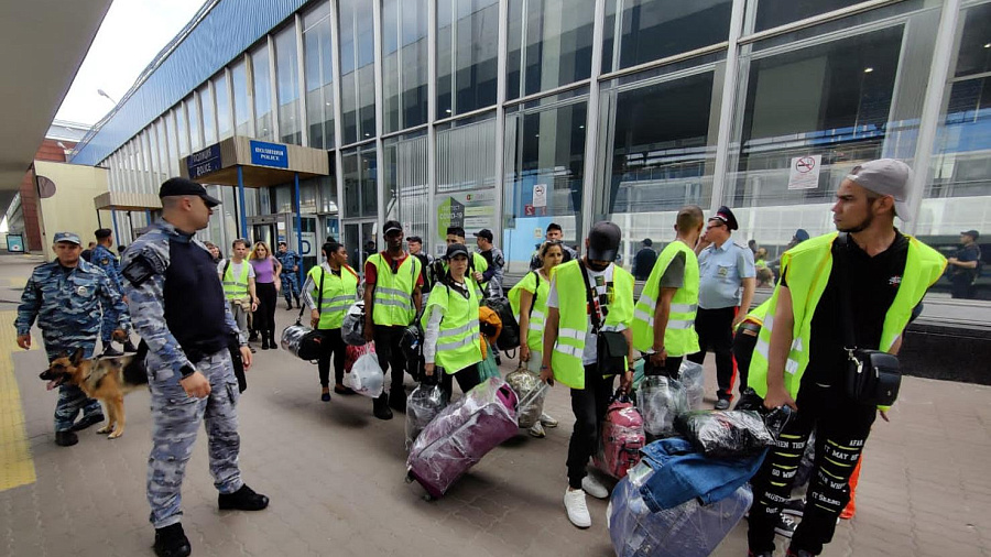 10 незаконно пребывавших в Краснодарском крае граждан Кубы депортированы из России