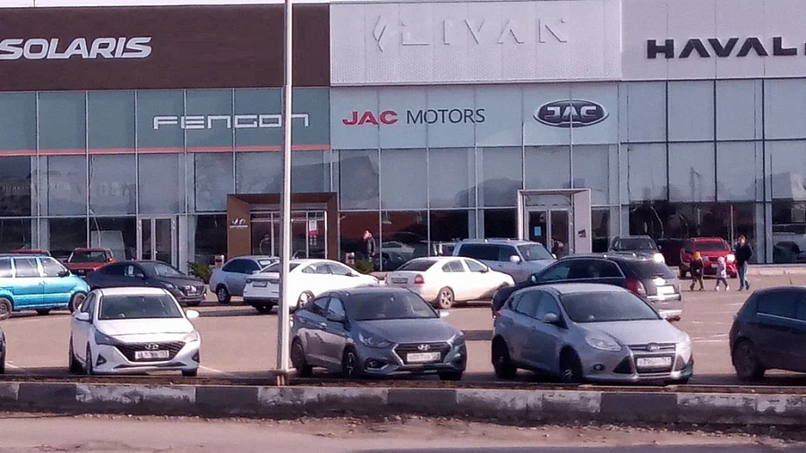 Москвич, Haval, Solaris, ТАНК и еще 22 автобренда массово повышают цены на машины в России