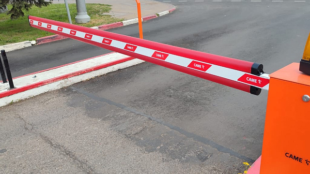 Во дворах Краснодара установят «умные» шлагбаумы