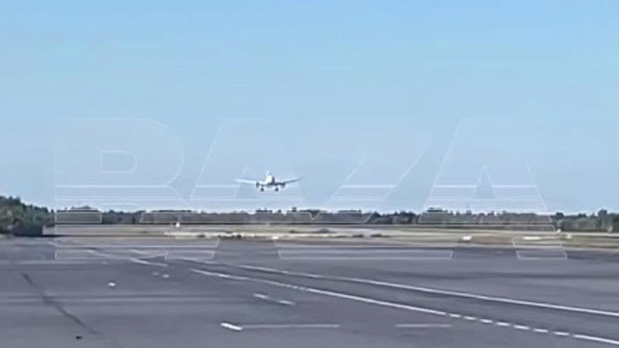 Boeing на одном двигателе: рейс Лондон-Пекин экстренно приземлился в Нижневартовске
