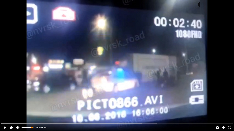 В Новороссийске сняли на видео как толпа избивает таксиста