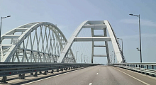 С 3 ноября электрокарам и «гибридам» закроют путь на Крымский мост со стороны Кубани