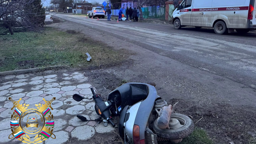 В Северском районе мужчина слетел со скутера и оказался под колесами машины