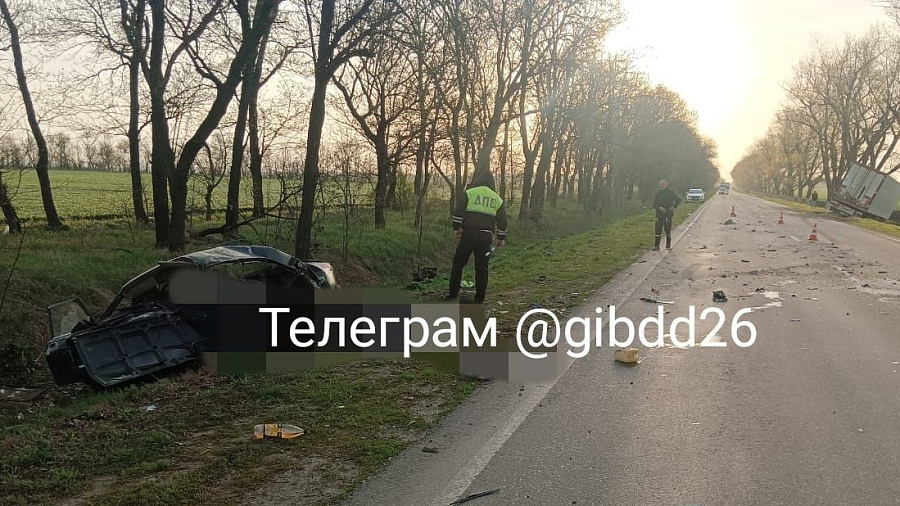 Двое кубанцев разбились насмерть в аварии в Ставропольском крае