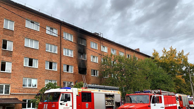 В Краснодаре из горящего общежития эвакуировали 254 человека  