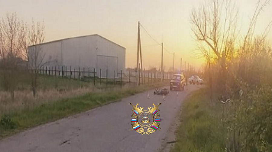 В Приморско-Ахтарском районе подросток на мопеде врезался в легковушку 