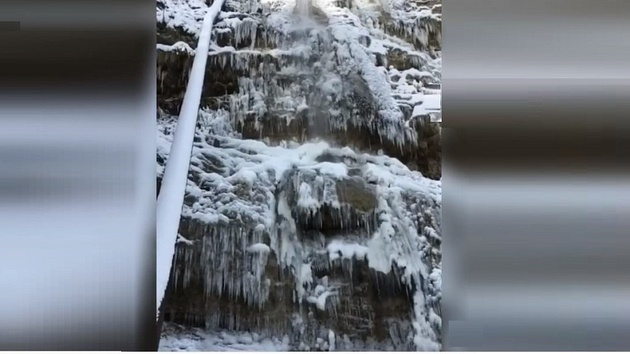 Сказочная красота: в Крыму заледенел крупнейший водопад Учан-Су