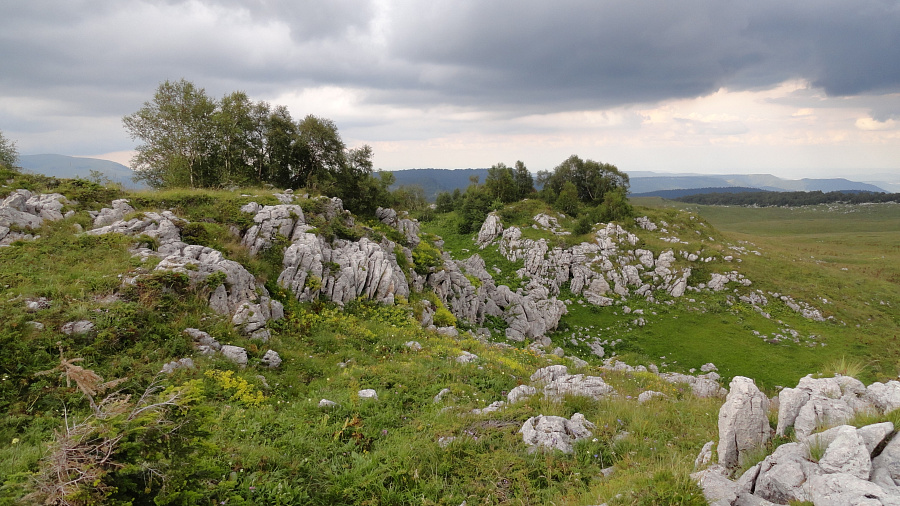 В районе Даховской, а также горных курортах Адыгеи и Кубани в четверг установится облачная погода с дождями и понижением температурного фона