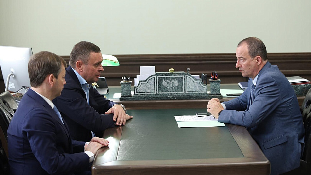 Председатель Заксобрания Кубани Юрий Бурлачко провел рабочую встречу с президентом одного из крупнейших строительных холдингов юга России