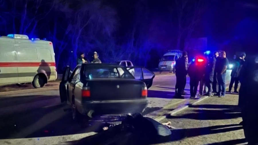 Женщина погибла под колеса BMW на остановке в Горячем Ключе