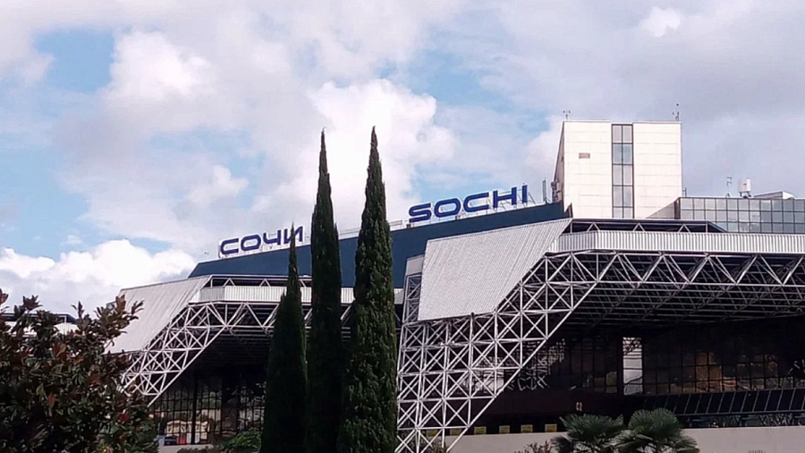 В аэропорту Сочи сняли ограничения после атаки БПЛА