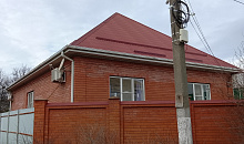 В Краснодаре из-за загадочного мощного излучения пенсионерка не может оставаться в собственном доме