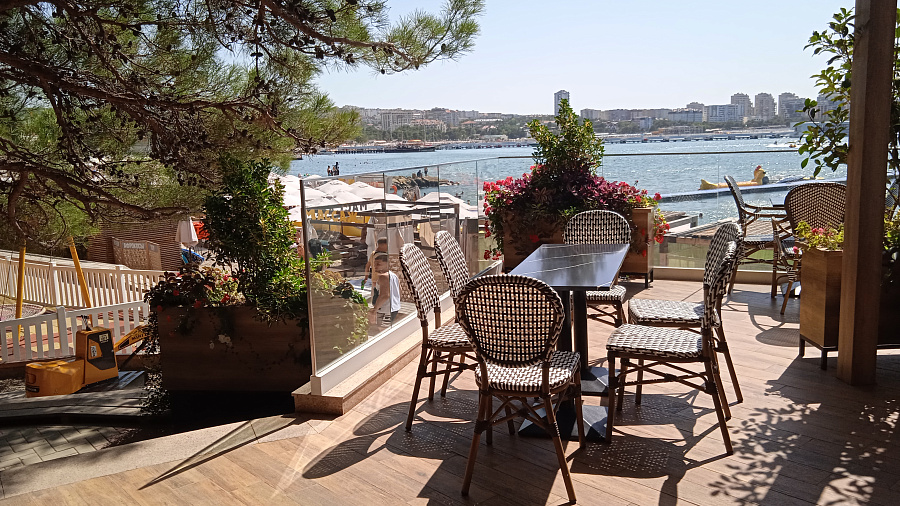 В Геленджике, а также на курортах Кубани 8 ноября погода порадует осенним теплом: до +23°С и слабый ветер