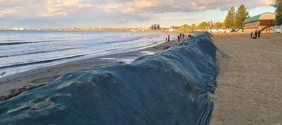 Мазут обвалил турпоток в Анапе и нанес миллиардный ущерб