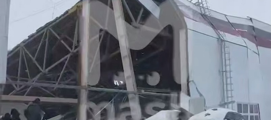 Появилось видео обрушенной крыши автозавода Evolute, упавшей на сварщиков в Липецке