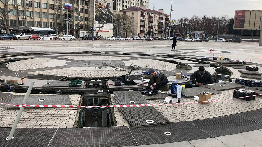 Главный городской фонтан Краснодара начали готовить к новому сезону