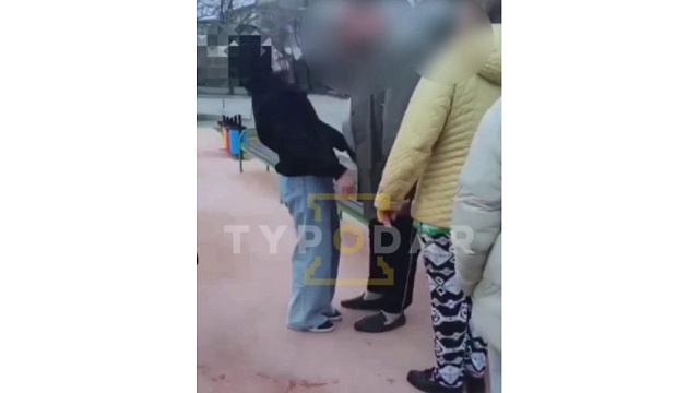 В Краснодаре мужчина ударил своей головой в голову 13-летней девочки