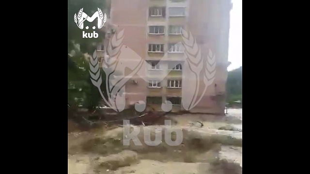 За считанные минуты смыло дом и машину: в Туапсинском районе во время ливней пропали 3 взрослых и 1 ребенок 