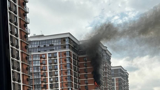 Из горящей многоэтажки в Краснодаре эвакуировали 200 человек