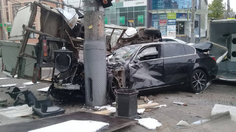 В полиции рассказали подробности ДТП с разорванной на части «Газелью» в Краснодаре