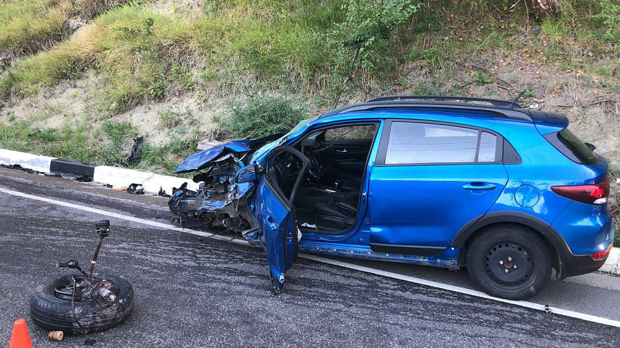 Водитель автомобиля погиб в ДТП с грузовиком в Сочи