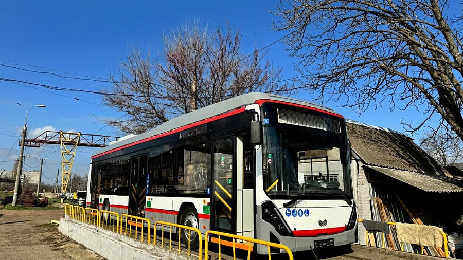 В Краснодаре запустят новый электробус с кондиционером, пандусом и видеонаблюдением