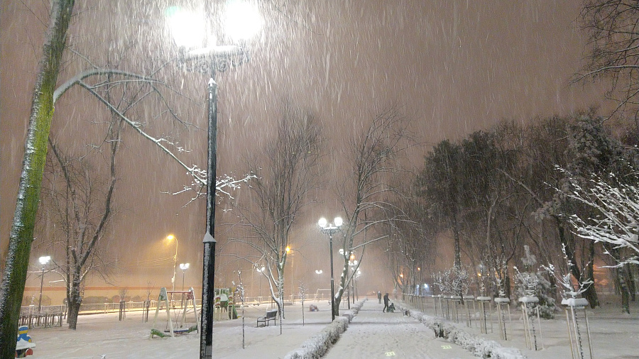 Лавиноопасность, ливни, снег и ветер: на Кубани 8 января объявлены сразу 2 штормовых предупреждения