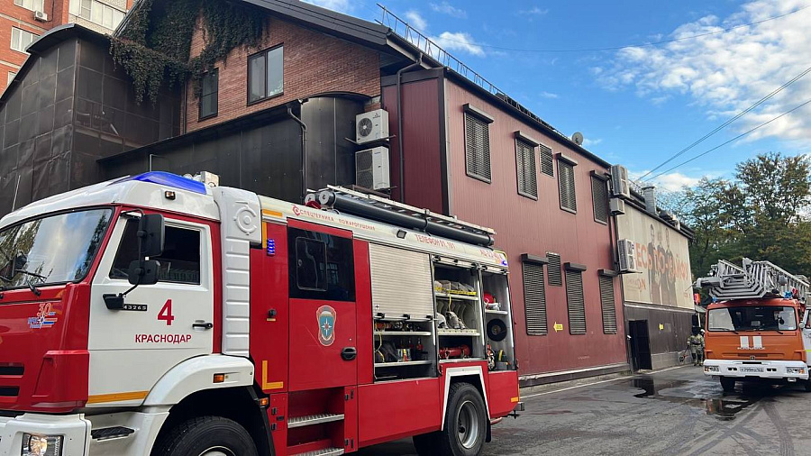В Краснодаре эвакуировали ресторан «Пиноккио Djan» из-за пожара