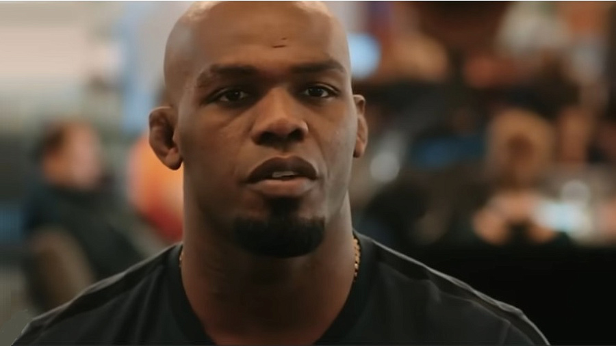 Джон Джонс рассказал, как стрелял из РПГ и ел как король в Чечне