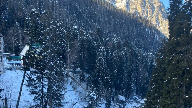 В Гузерипле, а также горных курортах Адыгеи и Кубани в воскресный выходной погода покажет суровый характер: ураганный ветер до 39 м/с, дождь и мокрый снег