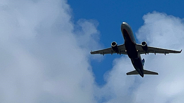 Закрытый с начала СВО аэропорт Краснодара принял пассажирский самолет 