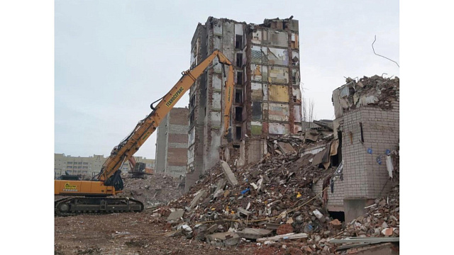 В Ейске демонтируют последний подъезд в доме, пострадавшем при крушении Су-34