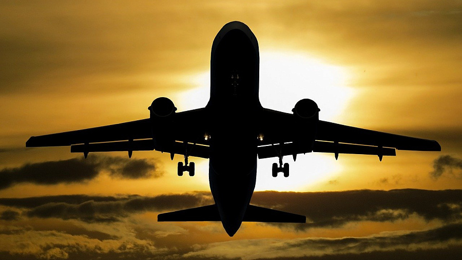 Летевший в Турцию самолет совершил экстренную посадку в Краснодаре