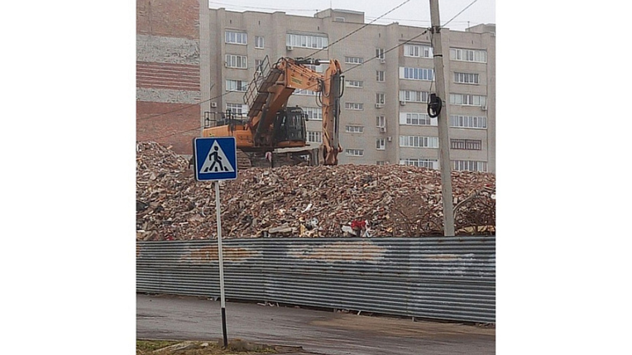 В Ейске продолжается проведение работ после демонтажа подъездов в пострадавшеей после крушения Су-34 многоэтажке