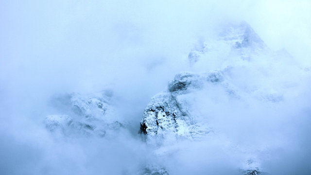 В МЧС Кубани предупредили о лавиноопасности в горах Сочи 