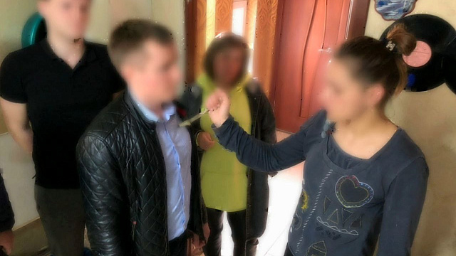 В Геленджике 26-летняя женщина зарезала собутыльника за домогательства и попыталась сбежать с места происшествия