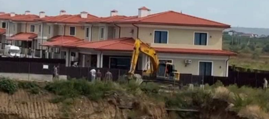 СК проверит информацию о поселке под Анапой, который может угодить в обрыв