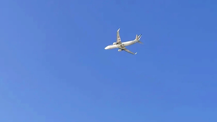 Самолет «Сочи – Красноярск» приземлился в Абакане из-за сильного ветра 