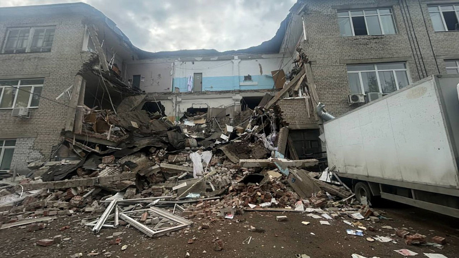 В Екатеринбурге обрушилась часть офисного здания 