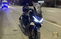 В Краснодаре мотоциклист без шлема влетел в опору ЛЭП и погиб