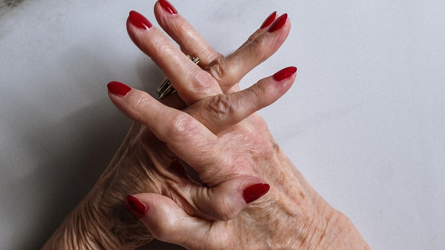 В Краснодарском крае со счетов 83-летней пенсионерки списали 29 тысяч рублей за чужой долг за электричество