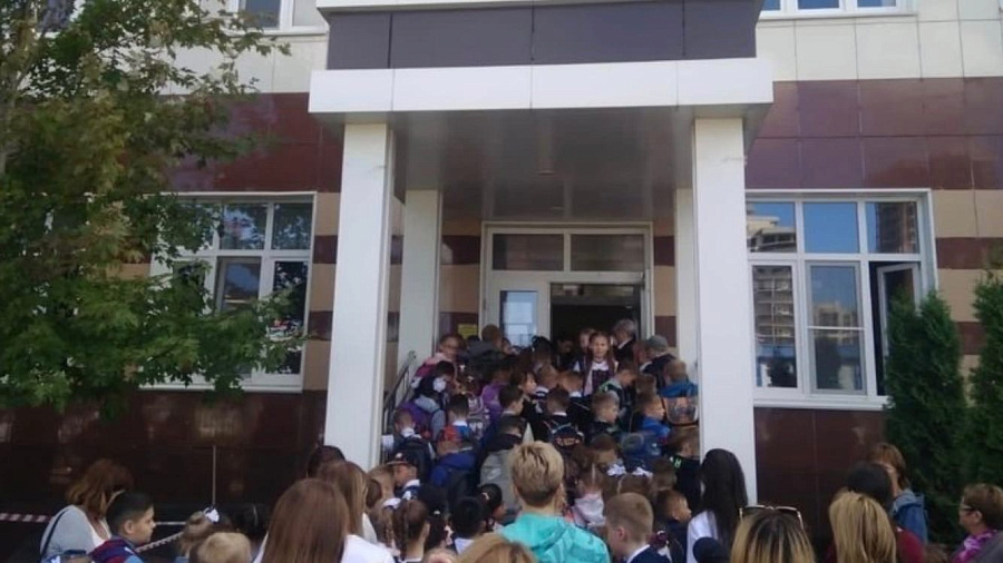 В Краснодаре родители пожаловались на катастрофическую нехватку школ в Восточно-Кругликовском районе