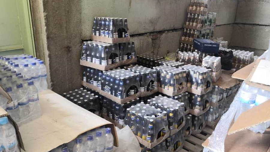 В Анапе полицейские накрыли два пункта незаконной продажи алкоголя и изъяли 15 тонн продукции