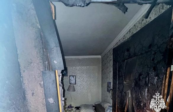 В Армавире пожар в пятиэтажке отравил дымом троих детей и взрослого