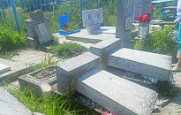 Пятеро подростков разгромили кладбище в Славянском районе