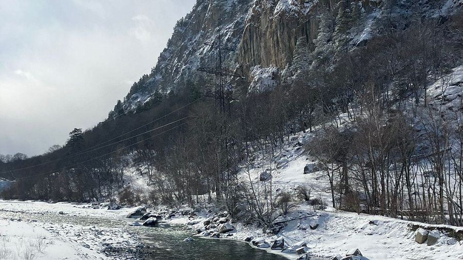 В Лаго-Наки, а также горных курортах Адыгеи и Кубани во вторник обещают пасмурную погоду, ливни и снегопады с порывами ветра до 27 м/с