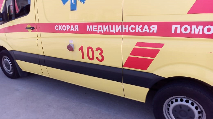 Женщина попала под колеса иномарки на пешеходном переходе в Краснодаре