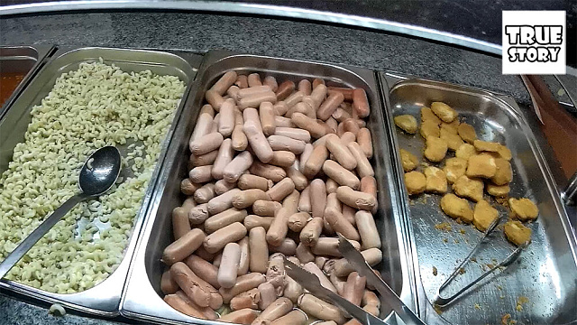 Турист сравнил шведский стол в отеле Сочи с больничной едой