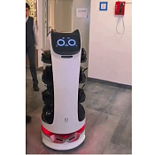 Робот-официант заступил на работу в российскую школу 